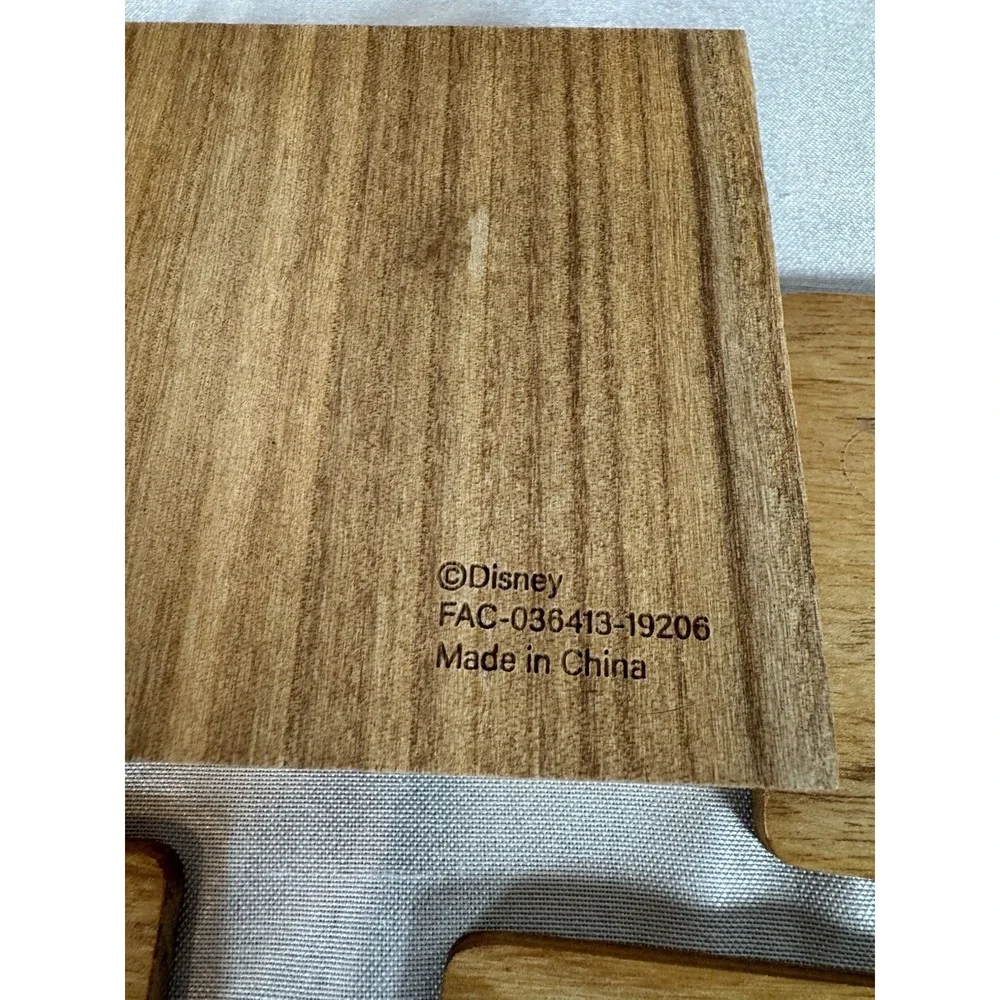Disney Minnie Mouse Passholder‎ Wooden Coasters Set with Holder